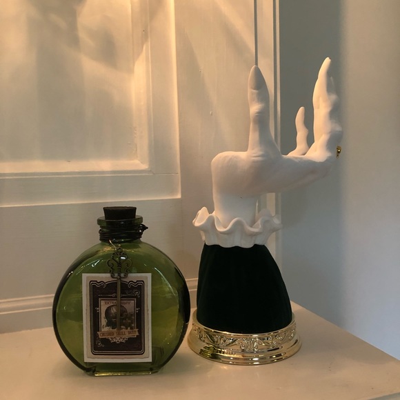 RETIRED BATH & BODYWORKS 2022 WITCHES PEDESTAL SINGLE CANDLEHOLDER - Picture 3 of 8